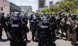 美国警察执法视频,冲突与反思